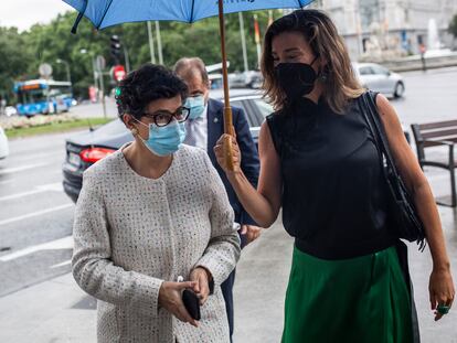 La ministra de Asuntos Exteriores, Arancha González Laya, a su llegada a la segunda jornada del encuentro internacional de juristas, este martes.