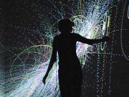 Imagen de la instalación sonora OP_ERA: Haptics for the 5th dimension (2007), de las brasileñas Rejane Cantoni y Daniela Kutschat.