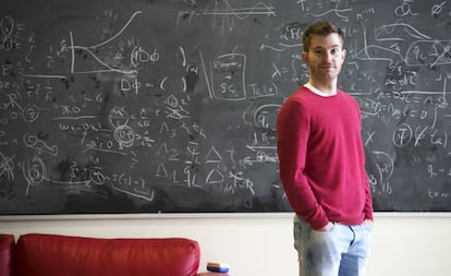 Eduardo Gonzalo Badía, físico teórico, en la Universidad Autónoma de Madrid.