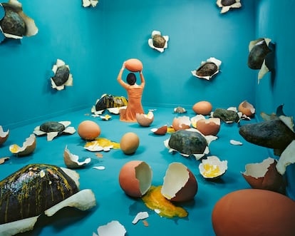 'Broken Heart' (2011), by JeeYoung Lee.