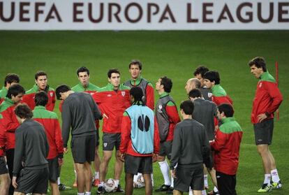 Los jugadores del Athletic durante un entrenamiento en el estadio José Alvalade