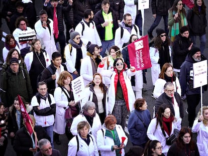 Manifestación de médicos en Barcelona, durante la huelga de facultativos de dos días en Cataluña.