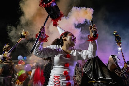 SOLO SE PUEDE USAR PARA EL TEMA DE AMÉRICA FUTURA DE LA MUERTEADA FEMENIL.