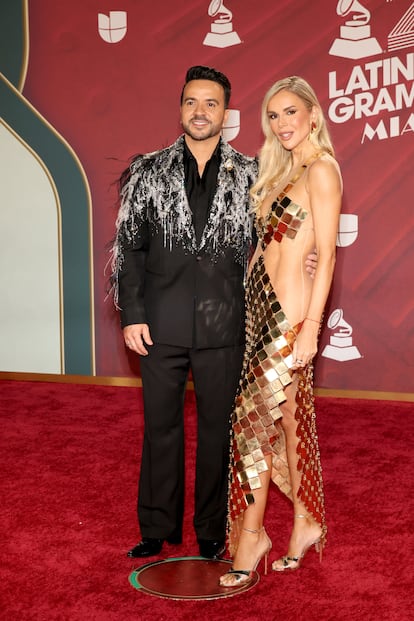  Luis Fonsi y Águeda López se decantaron por 'looks' metalizados.