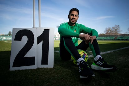 Ayoze, en la ciudad deportiva del Betis. El canario luce el dorsal 21.