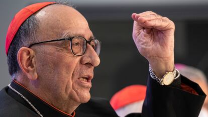 El cardenal y presidente de la Conferencia Episcopal Española, Juan José Omella, durante una rueda de prensa el 14 de enero.