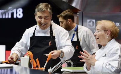 Joan Roca y su madre, Montse Fontané, en Madrid Fusión 2018.