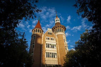 La façana principal de la Casa de les Punxes, de Puig i Cadafalch.