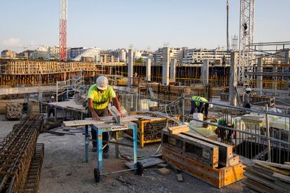 Obras en el barrio de Valdebebas de Madrid.