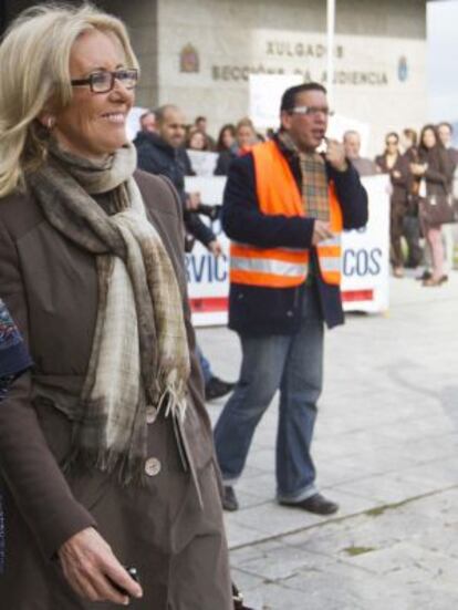 Corina Porro tras prestar declaraci&oacute;n ayer en el juzgado.