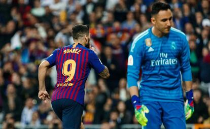 Luis Suárez celebra un gol ante Keylor Navas en semifinales. 