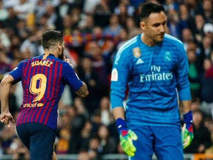 Luis Suárez celebra un gol ante Keylor Navas en semifinales. 