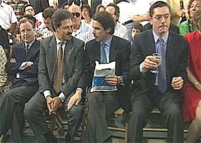 Álvarez del Manzano (izquierda), Fernando Bastarreche, Aznar y Ruiz-Gallardón, en un mitin en Móstoles, en 1995.