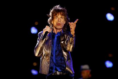 Mick Jagger durante la actuación de la banda, ayer en Lisboa.