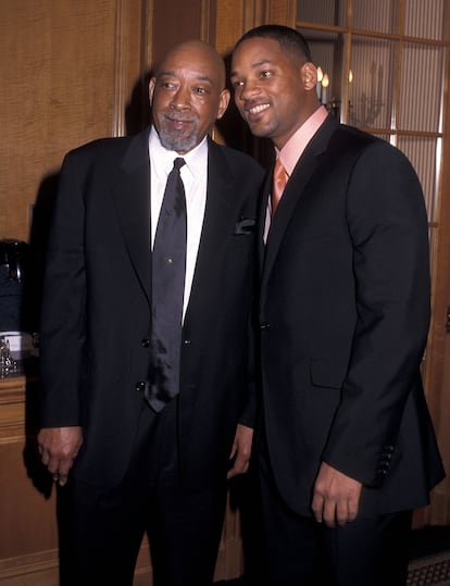 Will Smith e seu pai, Willard Smith, em uma premiação em Beverly Hills, Califórnia (EUA), em 2002.