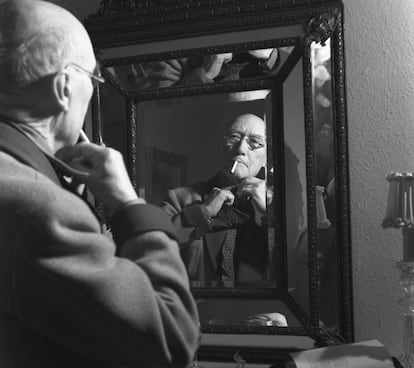 André Gide, en Neuchâtel, en 1948, un año después de recibir del Premio Nobel de Literatura.