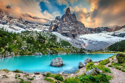 El lago Sorapis, en Los Dolomitas.