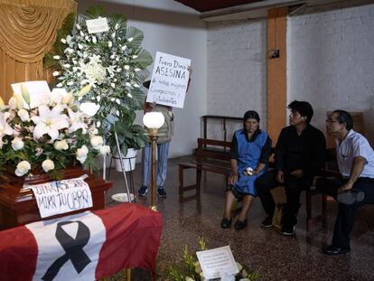 Familiares de Rosalino Florez, fallecido a causa del impacto de 36 perdigones que disparó la Policia Nacional del Perú (PNP), en enero de 2023.