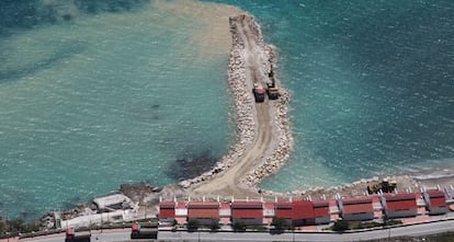 Imagen de las obras de relleno de tierras en Gibraltar.