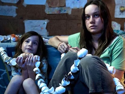 Jacob Tremblay y Brie Larson, en 'La habitación'.