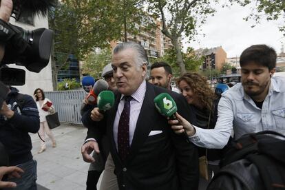 Luis Barcenas entrando a declarar en los juzgados de Plaza Castilla.