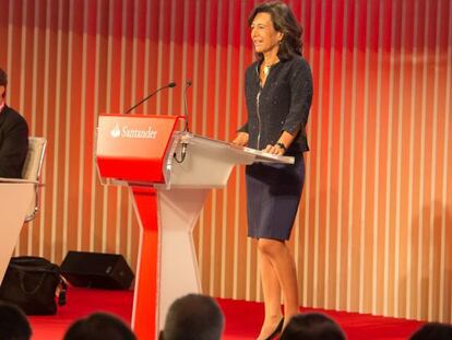 La presidenta del Banco Santander, Ana Botín, durante una conferencia con inversores.