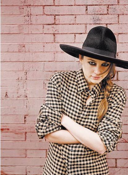 <b>Leonor Watling lleva <i>total look</i> de Magpie.</b>