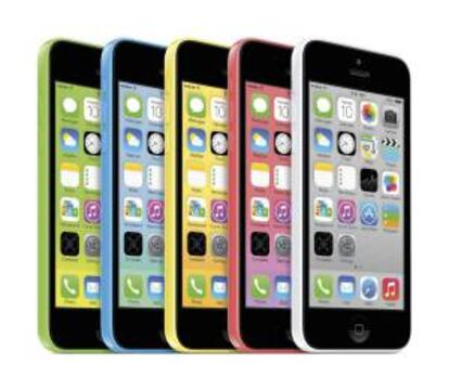 Fotografía cedida por Apple del nuevo iPhone 5C, que ha sido presentado en un evento para prensa en Cupertino, California, EE.UU.