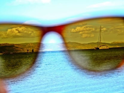 Fotografía del mar en la isla de Cerdeña (Italia).