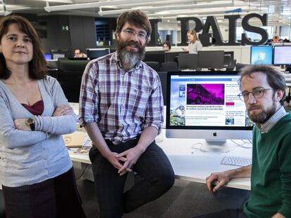 Los periodistas de EL PAÍS Lucía Abellán, Óscar Gutiérrez y Daniele Grasso.