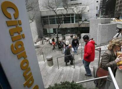 Clientes de Citigroup en la sede del banco en Nueva York.