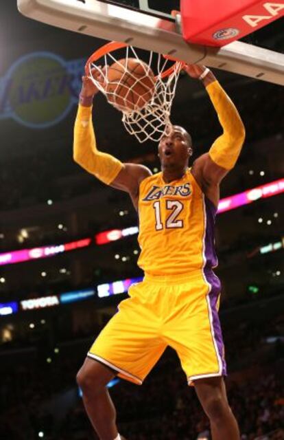 Un mate de Dwight Howard