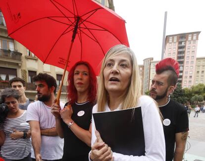 Conxa Borrell y Sabrina Sánchez, dos de las responsables del sindicato Otras, en Barcelona en agosto.