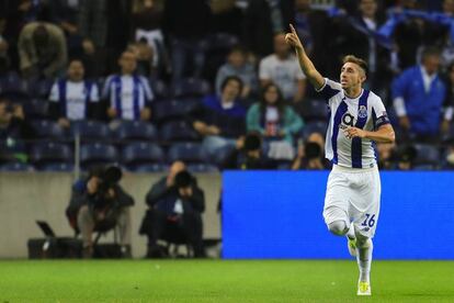 Héctor Herrera celebra su gol con el Oporto.