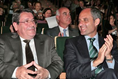 Pedro Ángel Hernández, junto a Francisco Camps en un acto en mayo de 2008.