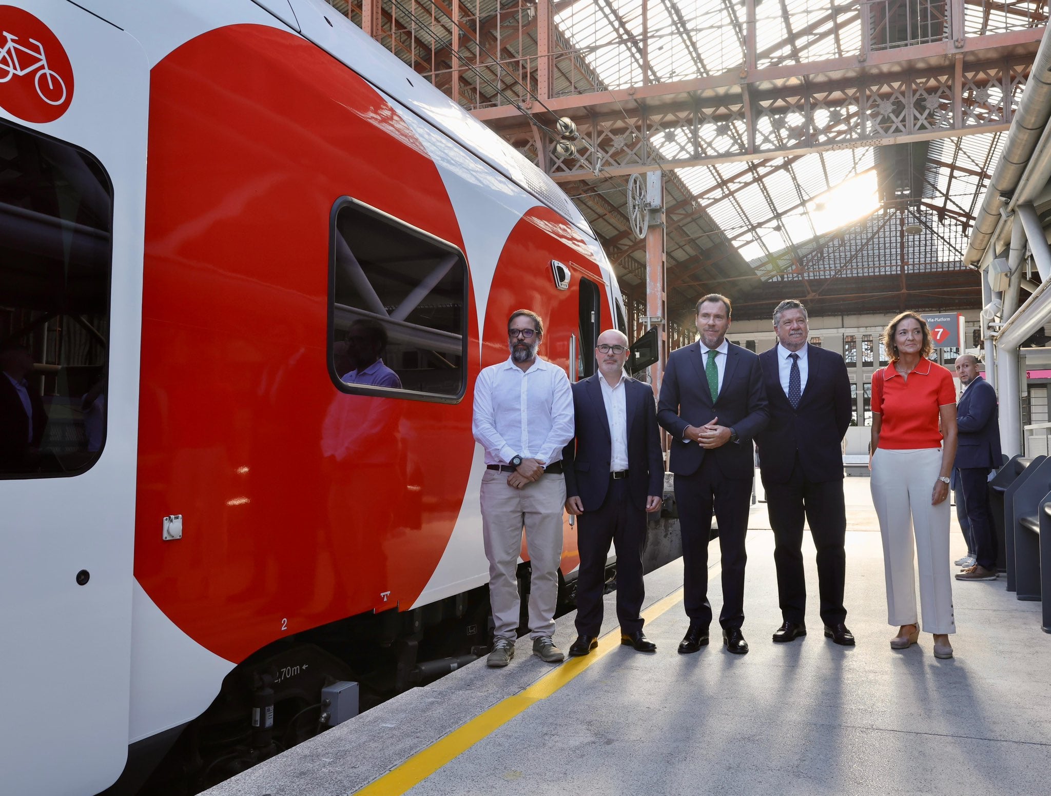 Los nuevos trenes de Cercanías llegan a Madrid: casi 2.000 viajeros por convoy para aliviar las horas punta