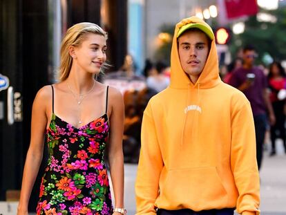 Justin Bieber y Hailey Baldwin paseando por las calles de Nueva York.