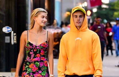 Justin Bieber y su actual pareja, Hailey Baldwin, paseando por las calles de Nueva York.