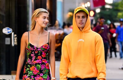 Justin Bieber y Hailey Baldwin paseando por las calles de Nueva York.