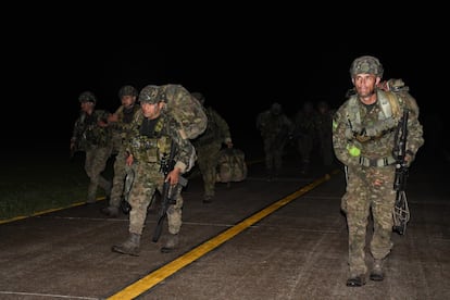Militares liberados en San José del Guaviare, el 28 de agosto.