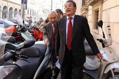 El líder del centro-izquierda italiano y ex presidente de la Comisión Europea, Romano Prodi, ayer en Roma.