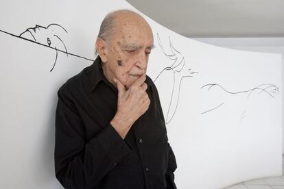 Niemeyer in his Copacabana studio in Rio in 2008