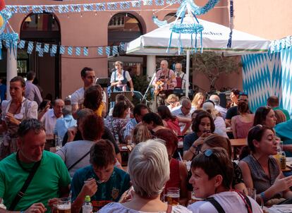 Celebración de la Oktoberfest de 2019 en la parroquia alemana de Santa María, en Madrid.