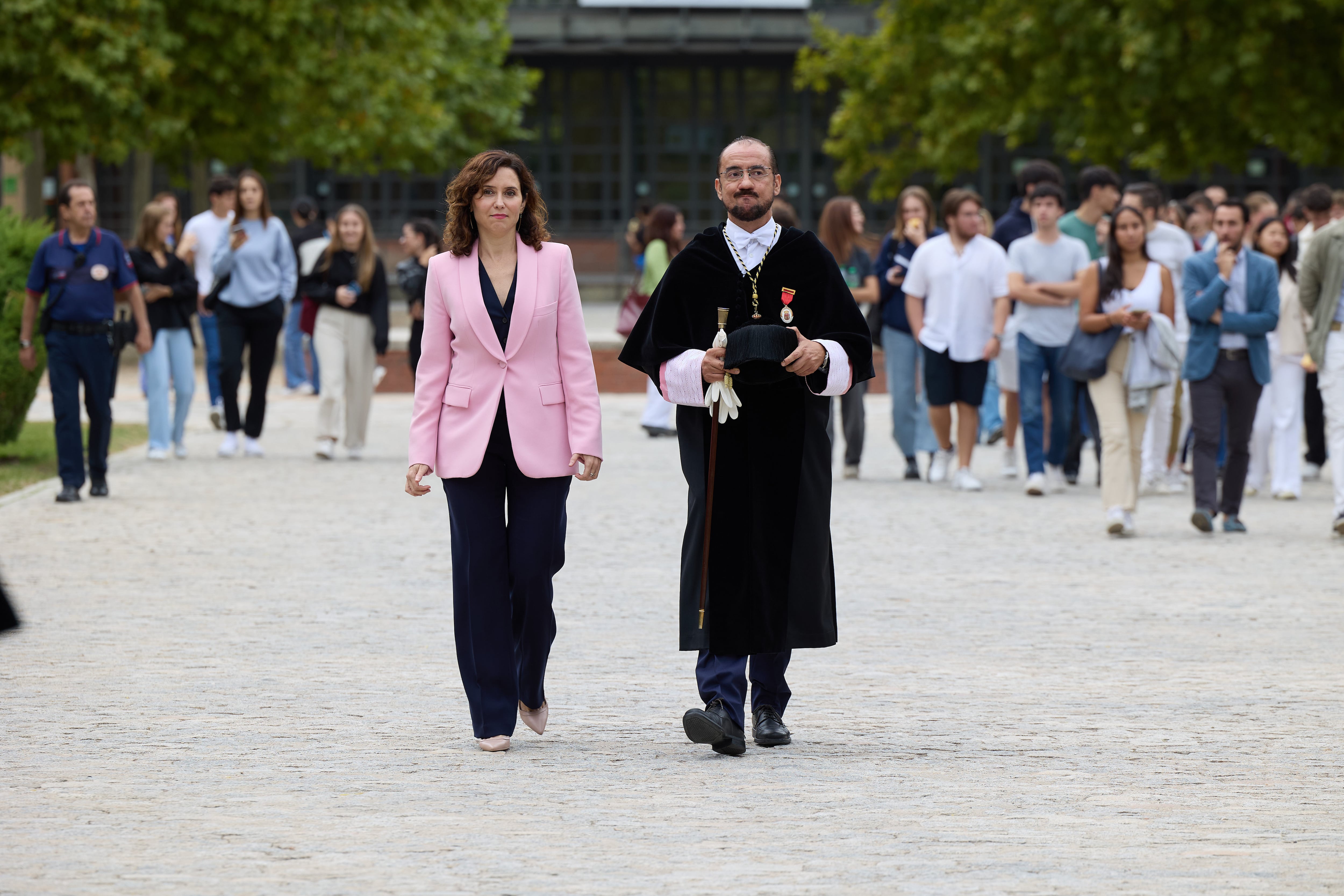 Los rectores de las universidades públicas presionan para que Ayuso pague al menos toda la nómina de sus trabajadores