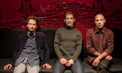 De izquierda a derecha, Larry Grenadier, Brad Mehldau y Jeff Ballard.