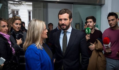 Pablo Casado, junto a la presidenta de la Fundación Víctimas del Terrorismo, Marimar Blanco, este martes, en la entrega anual de premios de la Fundación. 