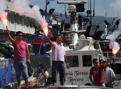 Varios pescadores durante una protesta en el Puerto de Vigo.