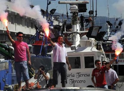 Varios pescadores durante una protesta en el Puerto de Vigo.