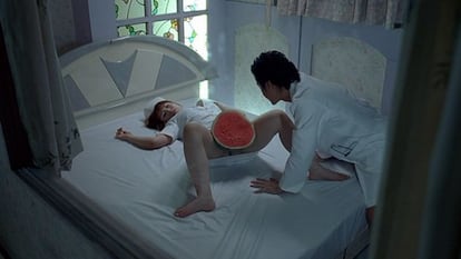Imagen de 'El sabor de la sandía' (2005), Ming-liang Tsai.