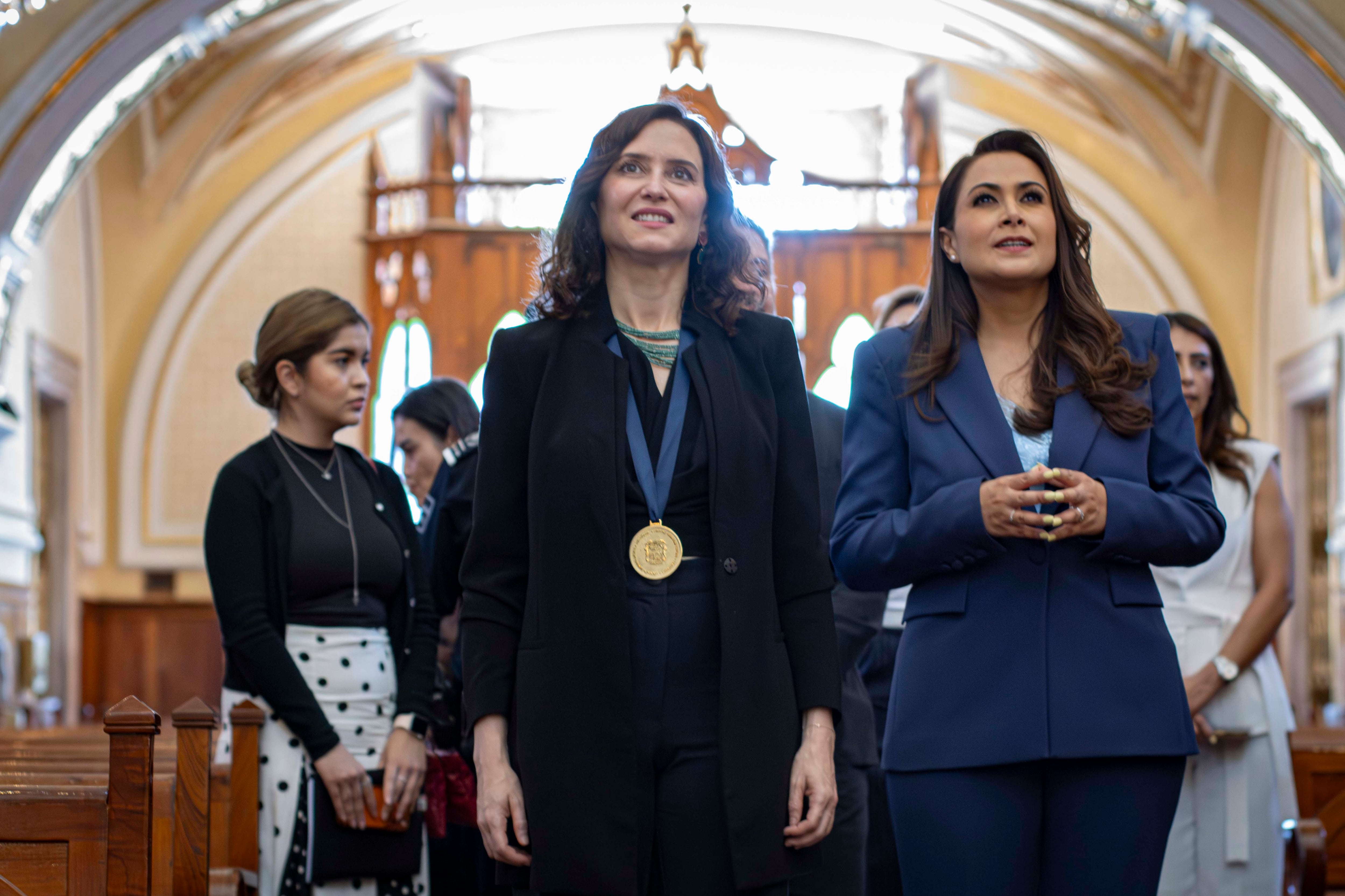 Isabel Díaz Ayuso y Tere Jiménez en la Catedral de Aguascalientes, el 6 de mayo.